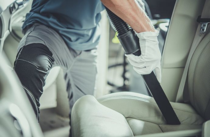 Skuteczne metody czyszczenia tapicerki samochodowej